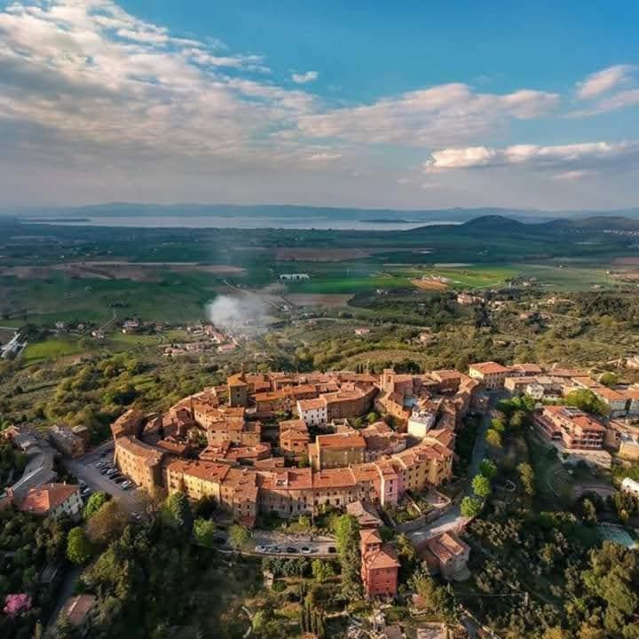Leonaerdo Guests House Daire Panicale Dış mekan fotoğraf