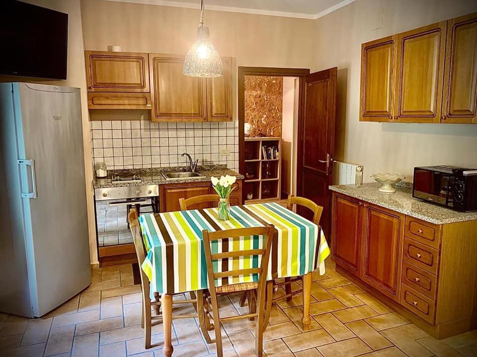 Leonaerdo Guests House Daire Panicale Dış mekan fotoğraf