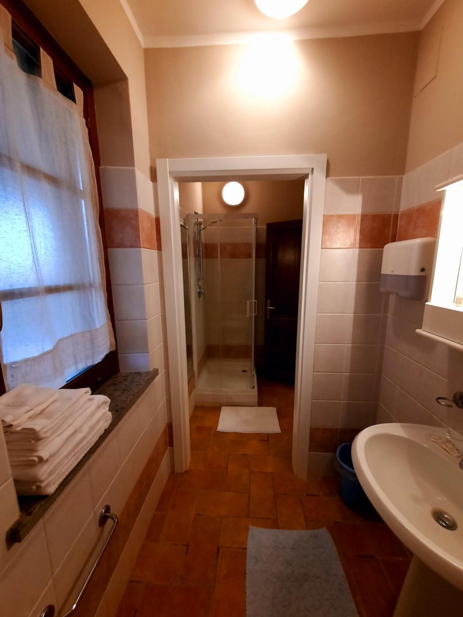Leonaerdo Guests House Daire Panicale Oda fotoğraf